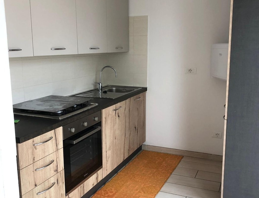 APPARTAMENTO CON INGRESSO INDIPENDENTE E GIARDINO A FILETTO