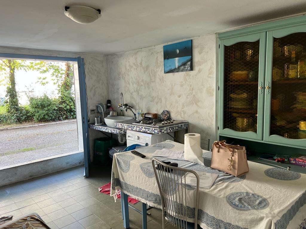 VENDESI APPARTAMENTO PIANO TERRA CON ALTEZZA 2,15m IN OTTIMA POSIZIONE A CASALBORSETTI