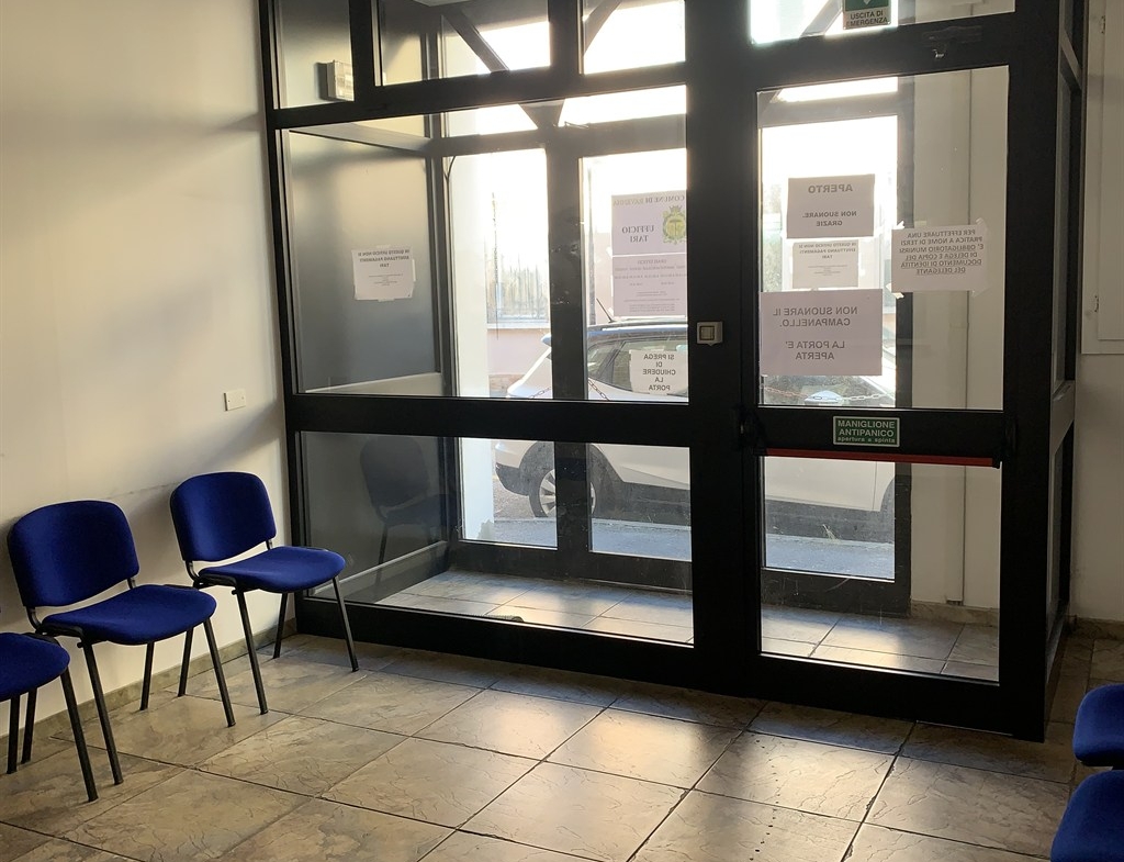 RIF.LG865/BIS    RAVENNA CENTRO STORICO VENDESI AMPIO LOCALE DA RISTRUTTURARE