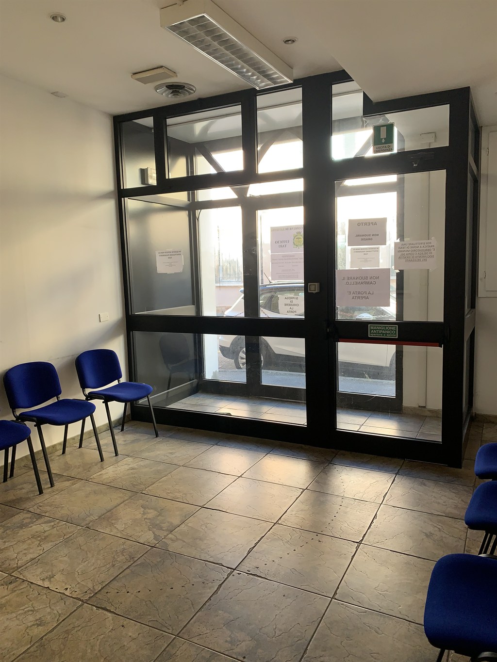 RIF.LG865/BIS    RAVENNA CENTRO STORICO VENDESI AMPIO LOCALE DA RISTRUTTURARE