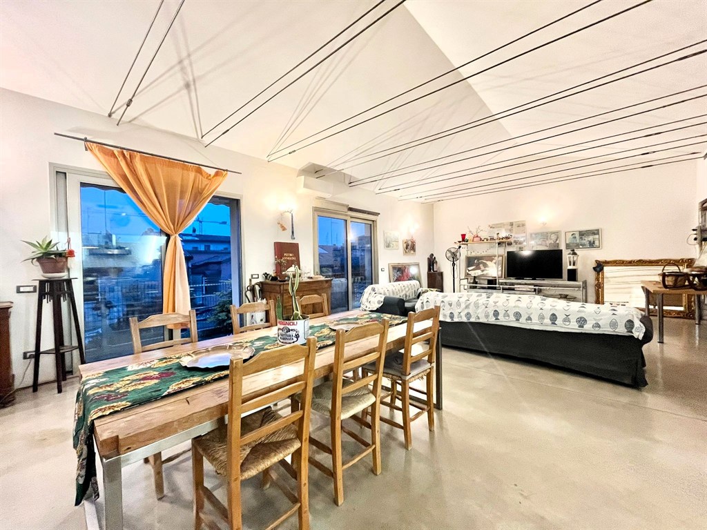 LOFT NEL CUORE DEL BORGO SAN BIAGIO, AMPIO E LUMINOSO