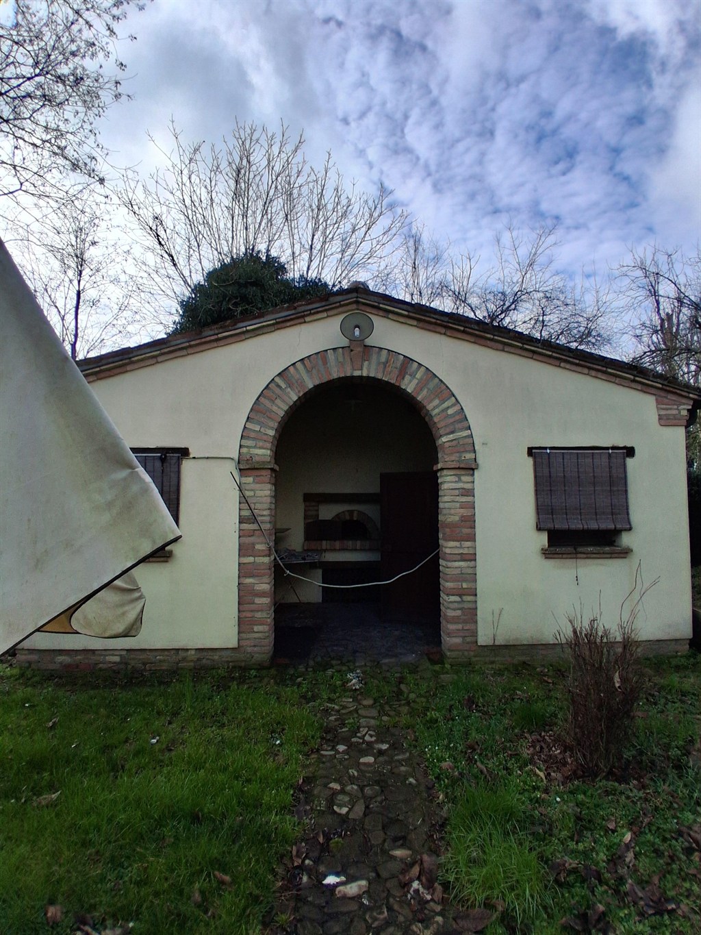 SG480 – FORNACE ZARATTINI (RAVENNA) VENDESI EX RISTORANTE CON PISCINA E AMPIO PARCHEGGIO