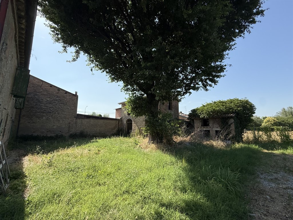 RONCALCECI, RUSTICO DA RISTRUTTURARE