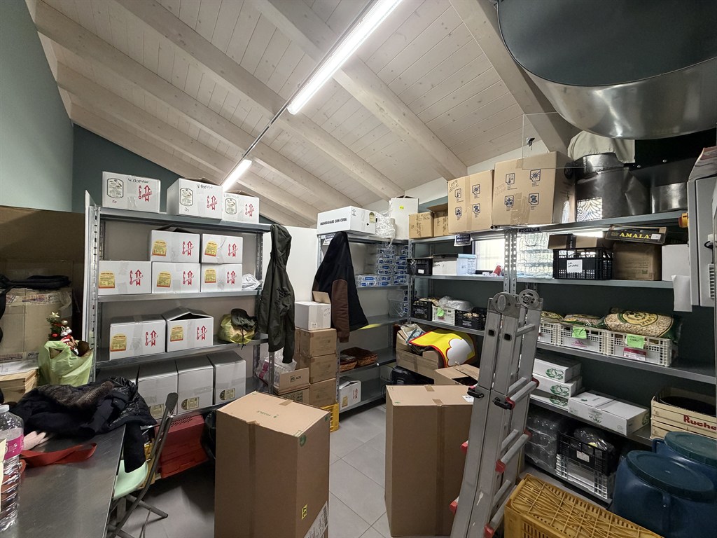 NEGOZIO IN VENDITA’ CON ATTIVITA’ AVVIATA