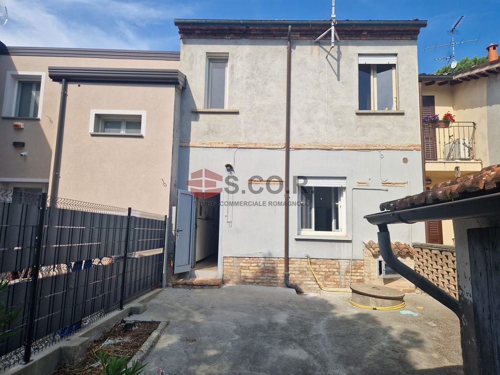 CASA TIPICA DEL RAVENNATE ABBINATA AI LATI