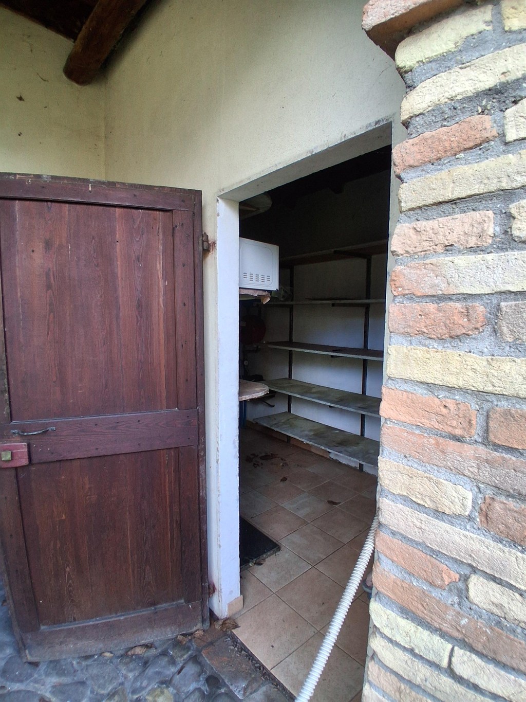 SG480 – FORNACE ZARATTINI (RAVENNA) VENDESI EX RISTORANTE CON PISCINA E AMPIO PARCHEGGIO