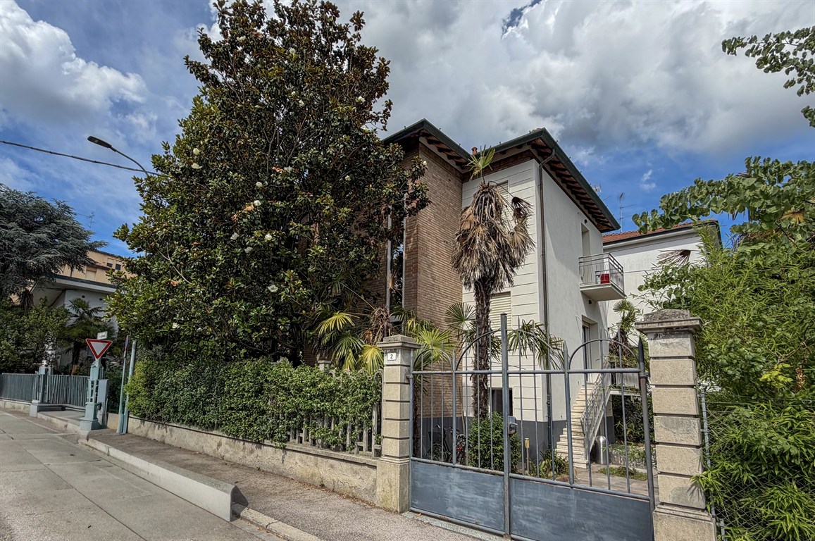 SPLENDIDA VILLA IN BORGO SAN ROCCO, ZONA SIGNORILE E TRANQUILLA