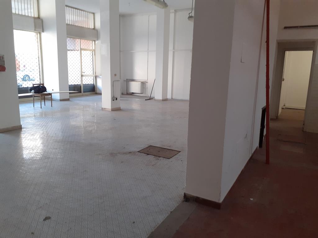 NEGOZIO – Ravenna Via Ravenna – zona centrale, vicino Conad Cesarea