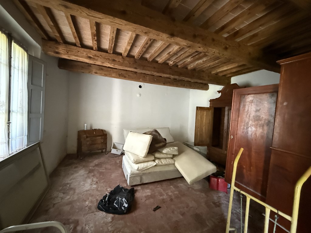 RONCALCECI, RUSTICO DA RISTRUTTURARE