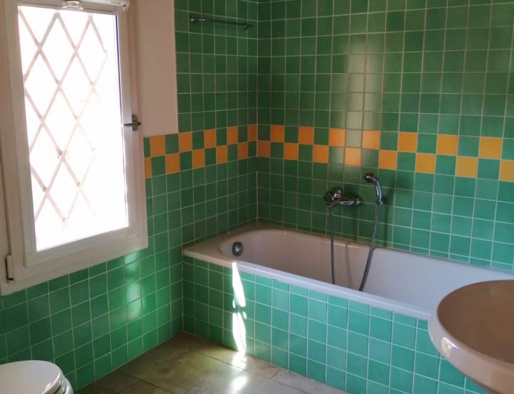 CASA ABBINATA AD UN LATO DI RAPPRESENTANZA IN CENTRO STORICO IN AFFITTO
