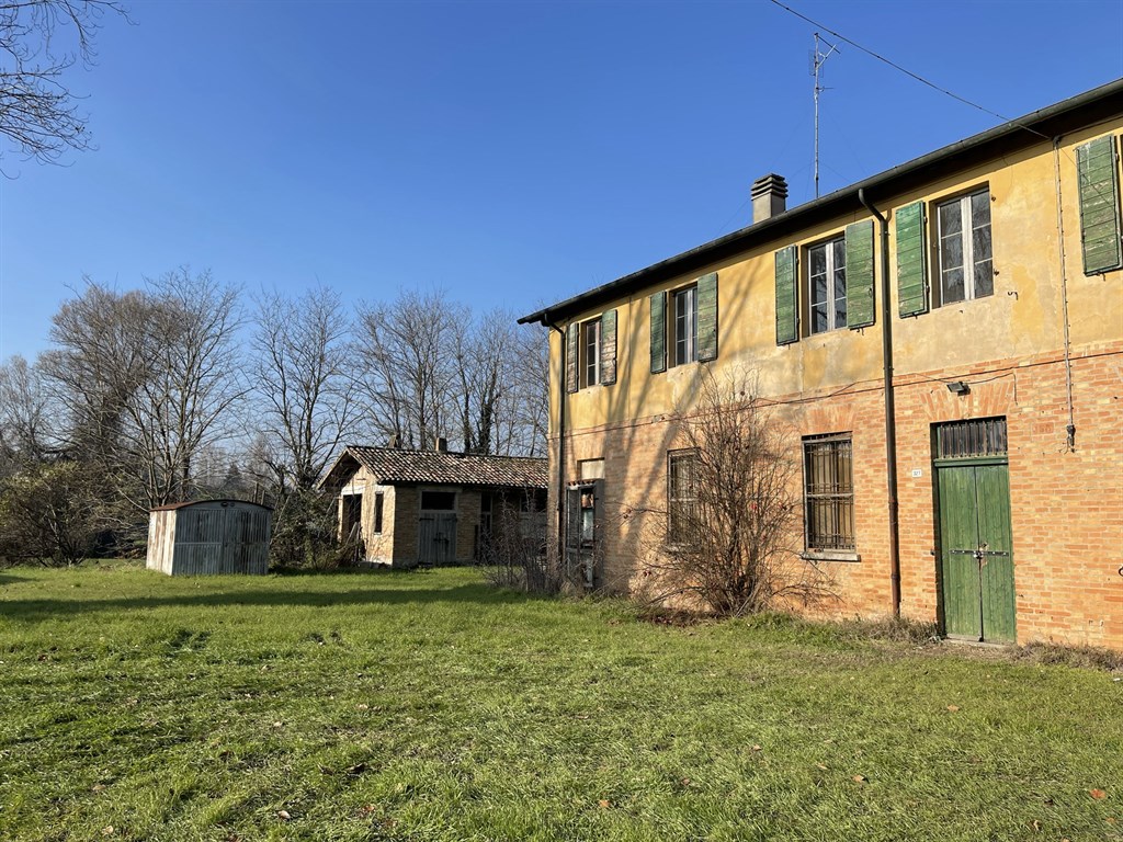 SG490  Ravenna – Zona Canale Molinetto vendesi rustico da ristrutturare