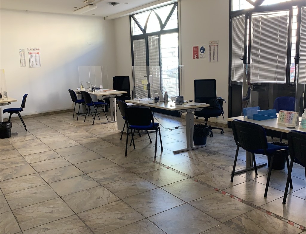 RIF.LG865/BIS    RAVENNA CENTRO STORICO VENDESI AMPIO LOCALE DA RISTRUTTURARE