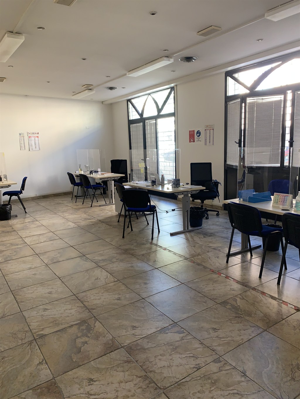 RIF.LG865/BIS    RAVENNA CENTRO STORICO VENDESI AMPIO LOCALE DA RISTRUTTURARE