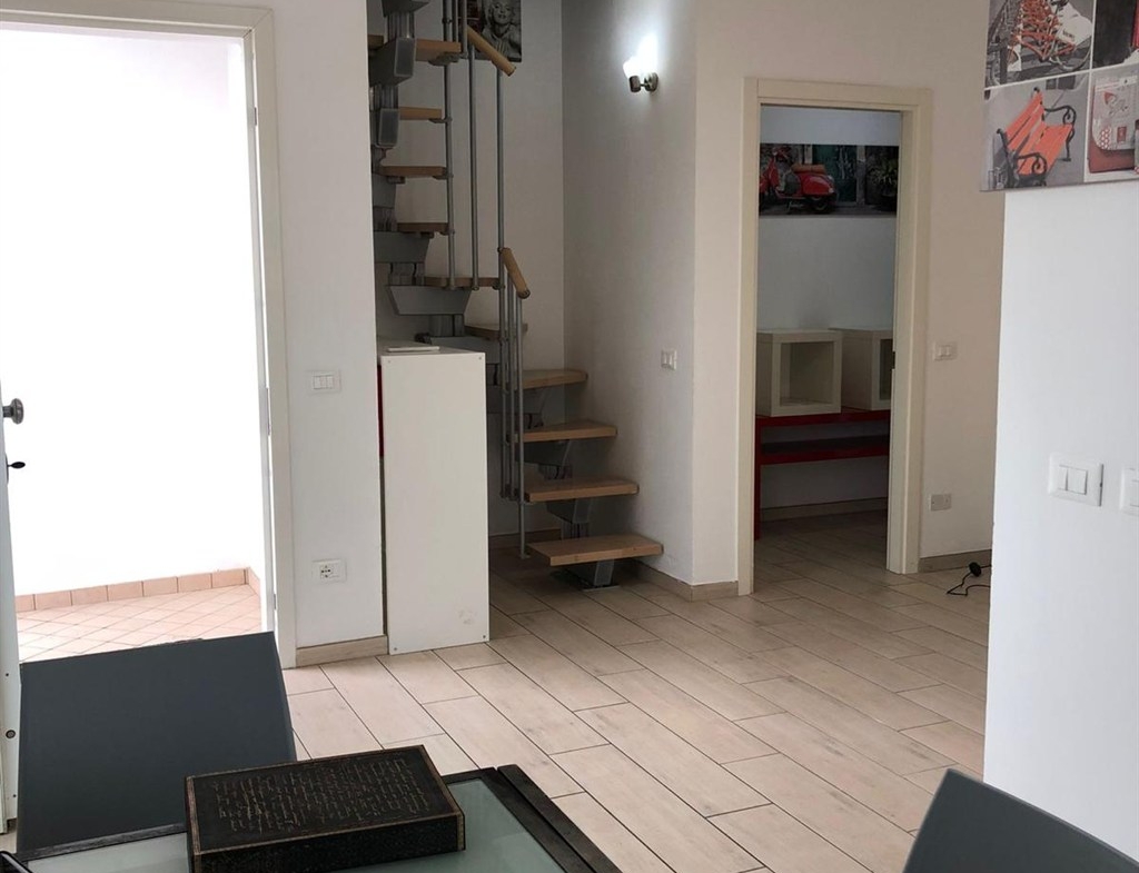 APPARTAMENTO CON INGRESSO INDIPENDENTE E GIARDINO A FILETTO