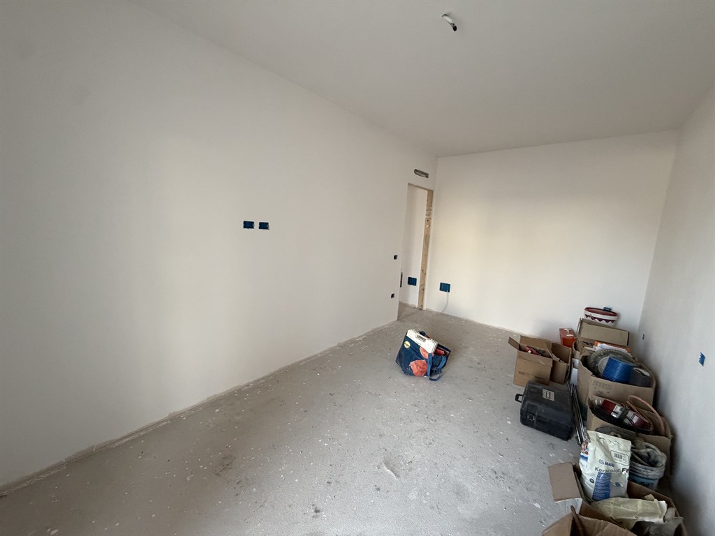 BILOCALE NUOVO CON PORTICO A LIDO D DANTE