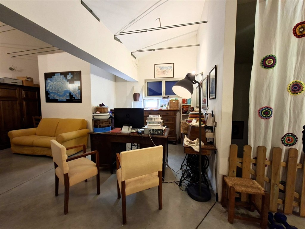 LOFT NEL CUORE DEL BORGO SAN BIAGIO, AMPIO E LUMINOSO