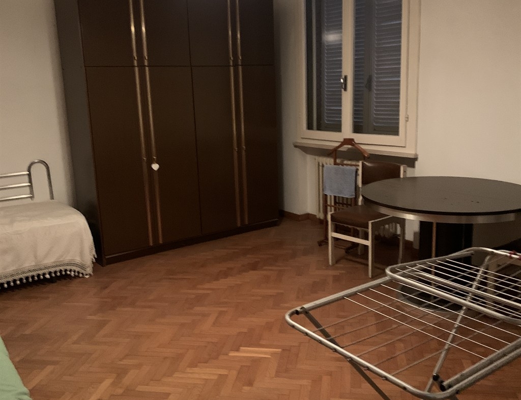 Rif. LG872  RUSSI(RA) vendesi ampia casa indipendente