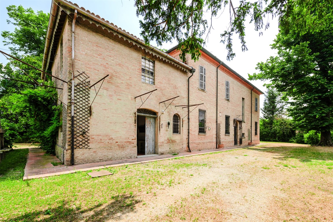 VIA RAVEGNANA