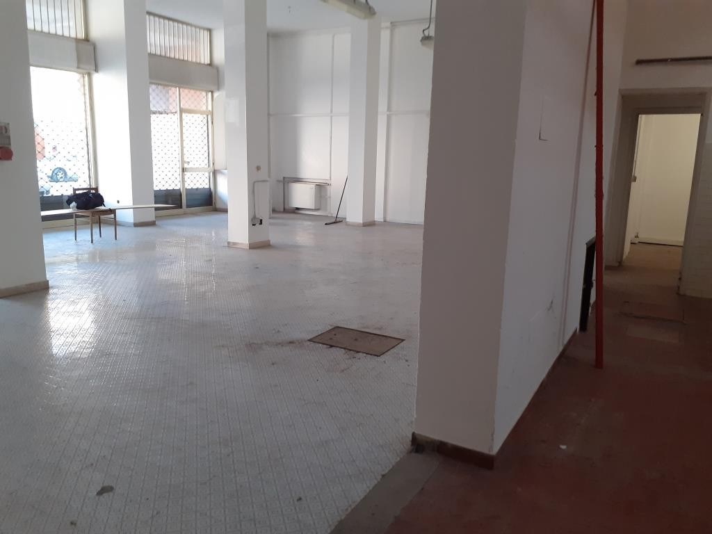 NEGOZIO – Ravenna Via Ravenna – zona centrale, vicino Conad Cesarea