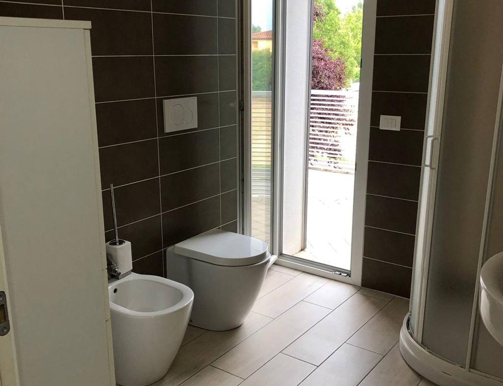 APPARTAMENTO CON INGRESSO INDIPENDENTE E GIARDINO A FILETTO