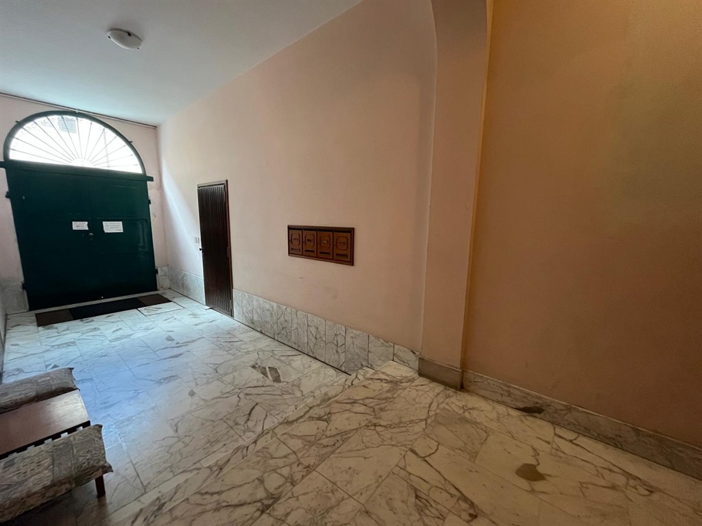 UFFICIO CENTRO STORICO CON POSSIBILITA’ DI CAMBIO D’USO AD ABITATIVO