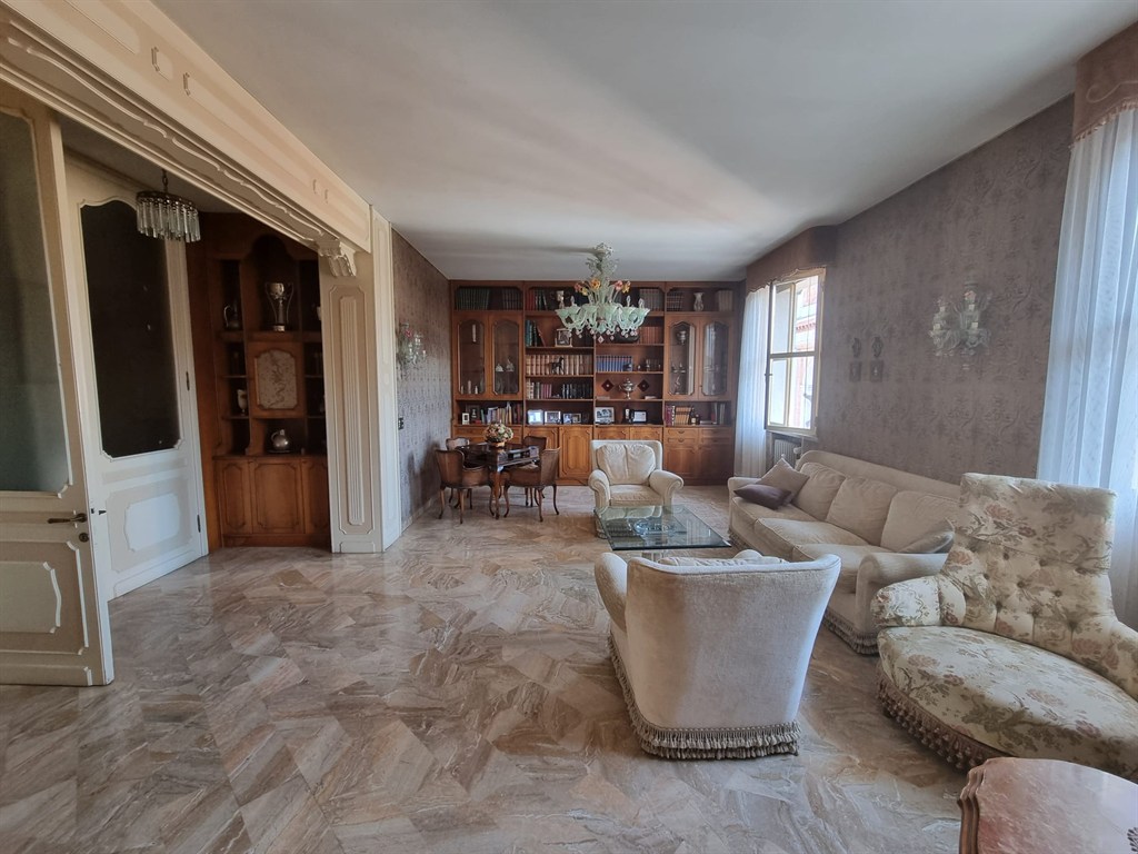 APPARTAMENTO PIENO CENTRO STORICO CON VISTA SULLA BIBLIOTECA MALATESTIANA