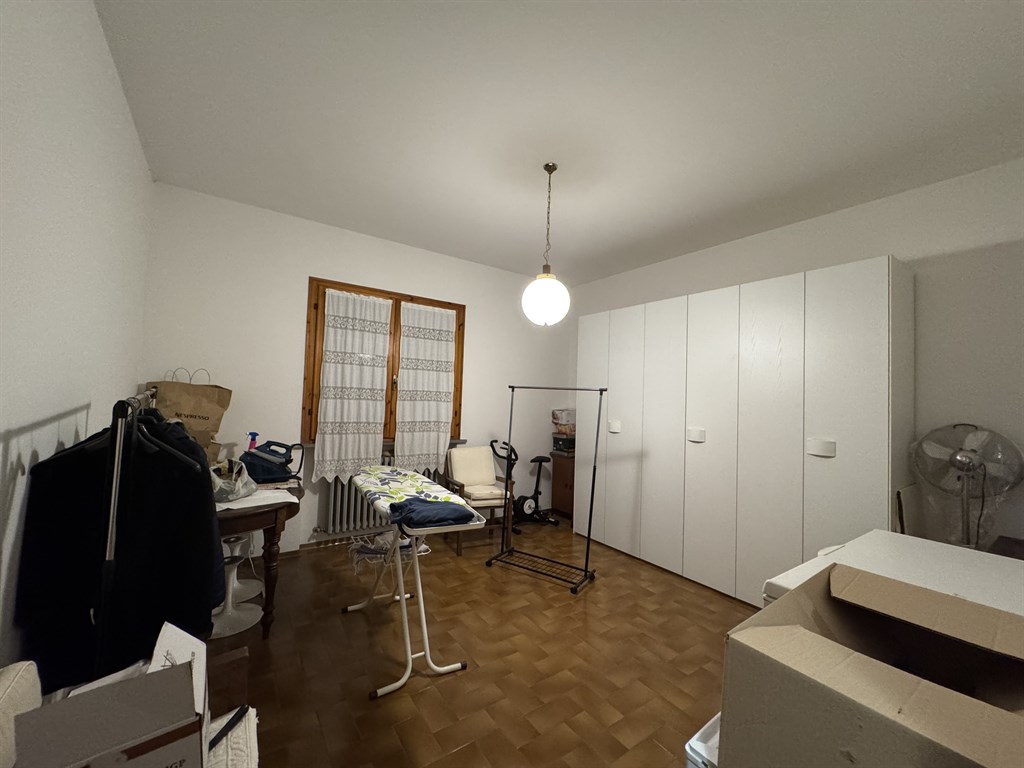 CASA INDIPENDENTE TRA CAMPAGNA E MARE