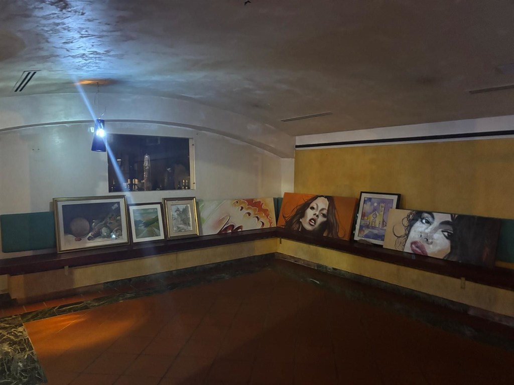 Proponiamo in vendita ampio ristorante