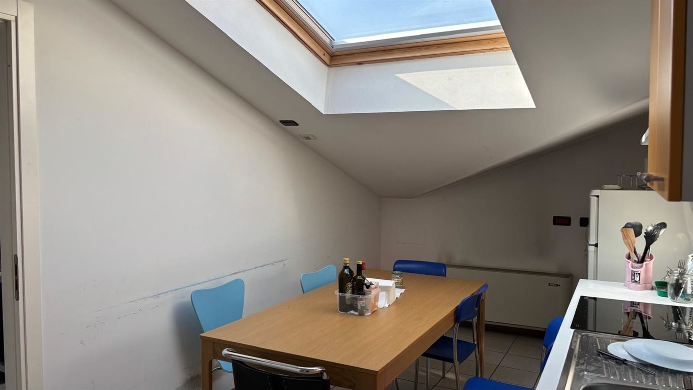 Proponiamo in vendita un intero palazzo in centro uso uffici con possibilità di cambio di destinazione d’uso.