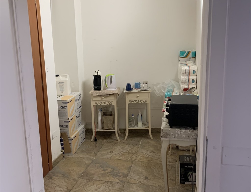 RIF.LG865/BIS    RAVENNA CENTRO STORICO VENDESI AMPIO LOCALE DA RISTRUTTURARE