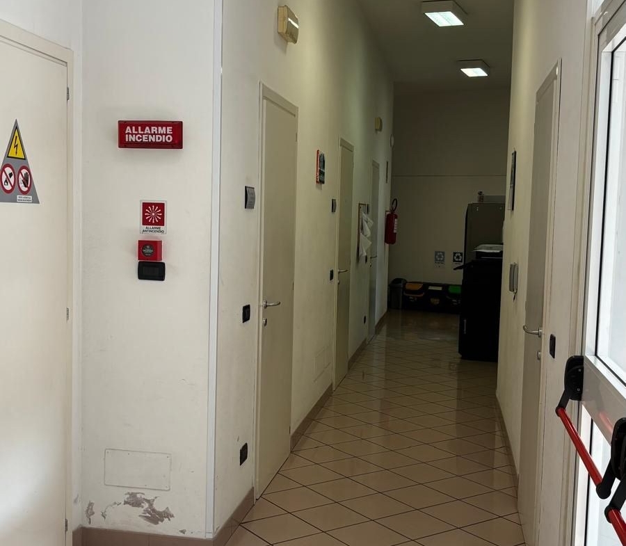 Proponiamo in vendita un intero palazzo in centro uso uffici con possibilità di cambio di destinazione d’uso.