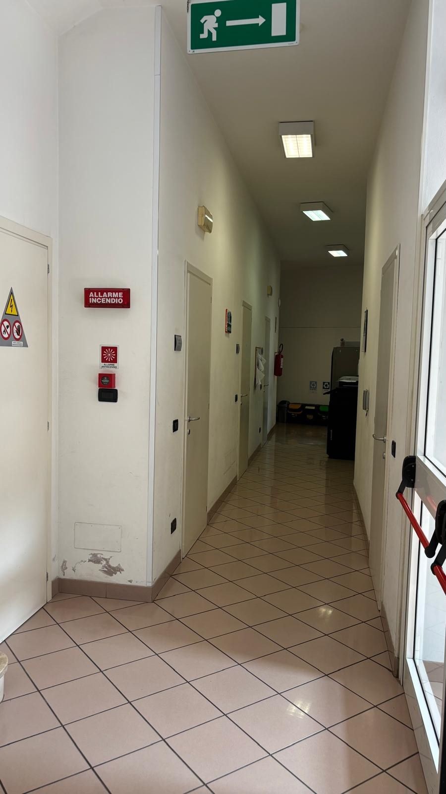 Proponiamo in vendita un intero palazzo in centro uso uffici con possibilità di cambio di destinazione d’uso.
