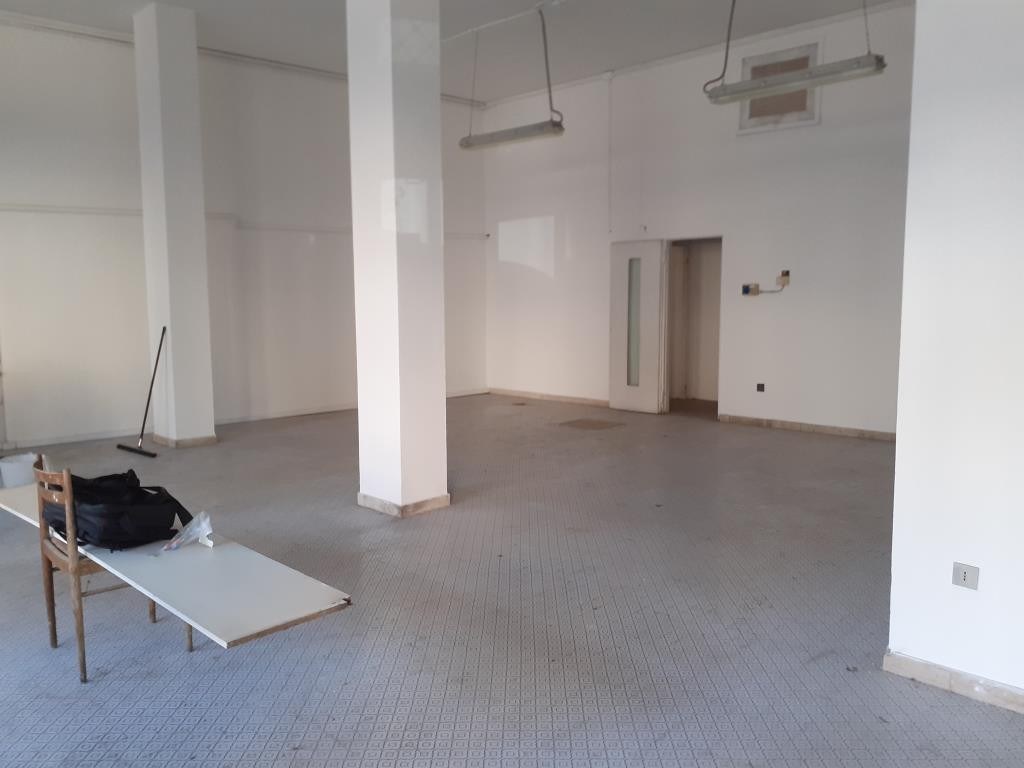 NEGOZIO – Ravenna Via Ravenna – zona centrale, vicino Conad Cesarea