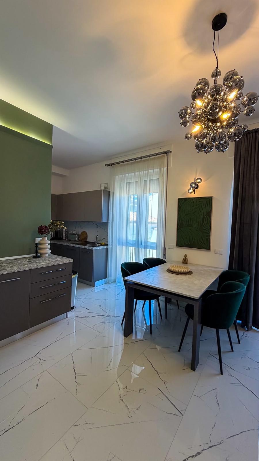 AFFITTASI SPLENDIDO APPARTAMENTO FINO AL 30 GIUGNO 2027