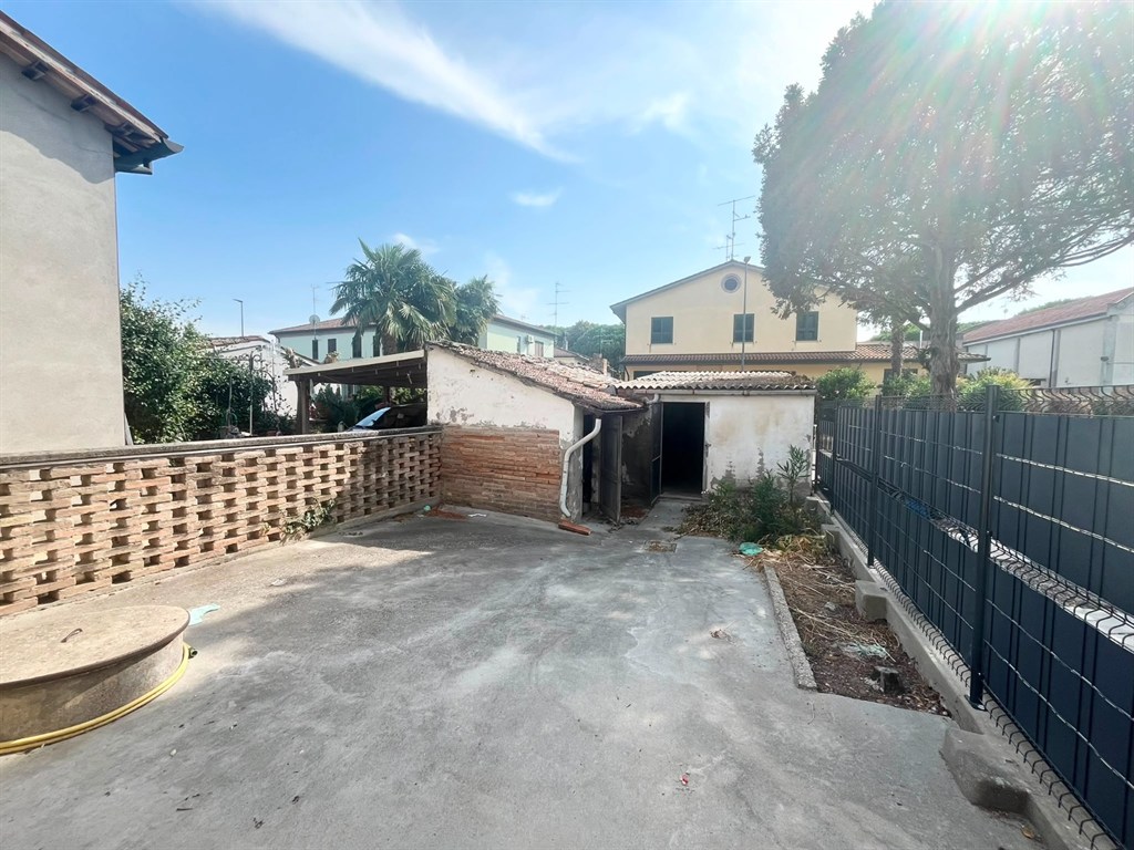 CASA TIPICA DEL RAVENNATE ABBINATA AI LATI A SANT’ALBERTO