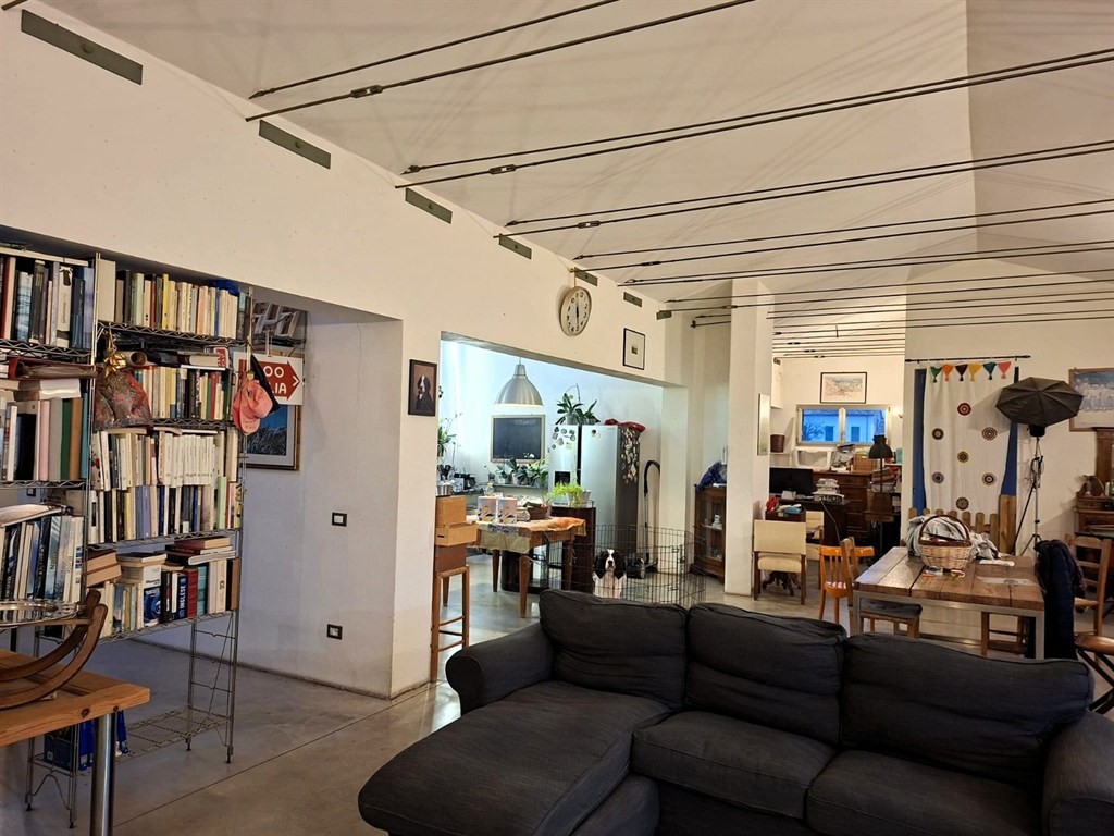 LOFT NEL CUORE DEL BORGO SAN BIAGIO, AMPIO E LUMINOSO
