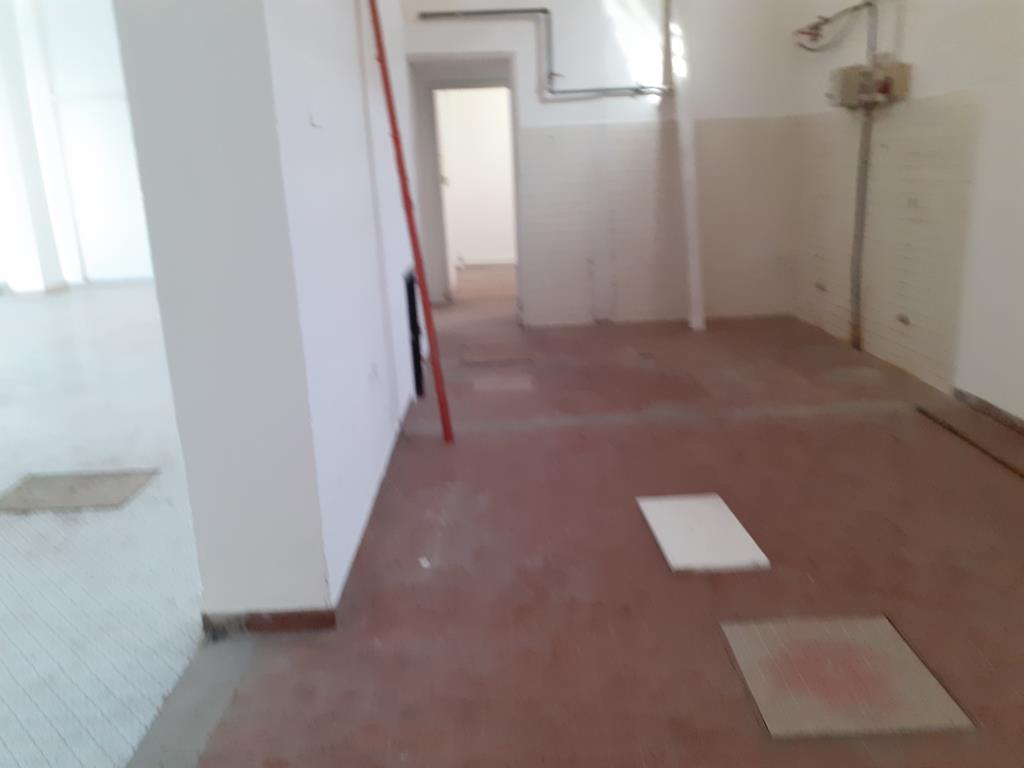 NEGOZIO – Ravenna Via Ravenna – zona centrale, vicino Conad Cesarea