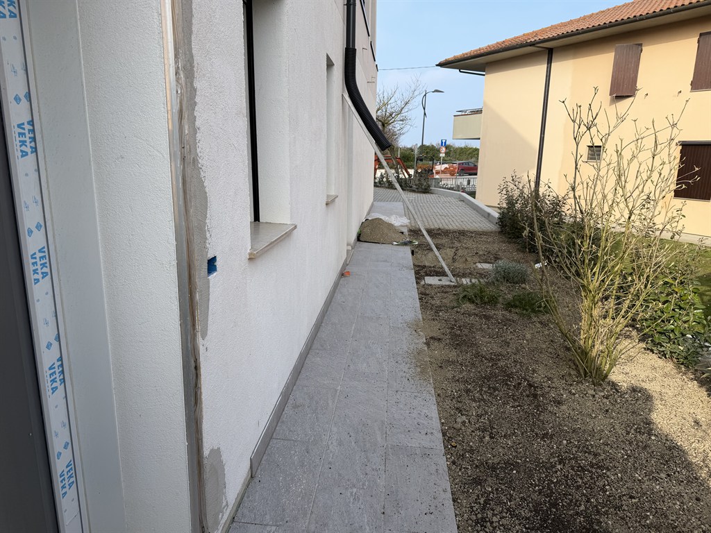 BILOCALE NUOVO CON GIARDINO A LIDO DI DANTE