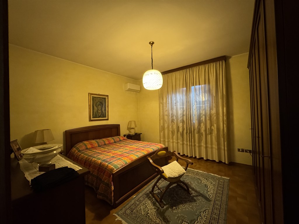 CASA INDIPENDENTE TRA CAMPAGNA E MARE