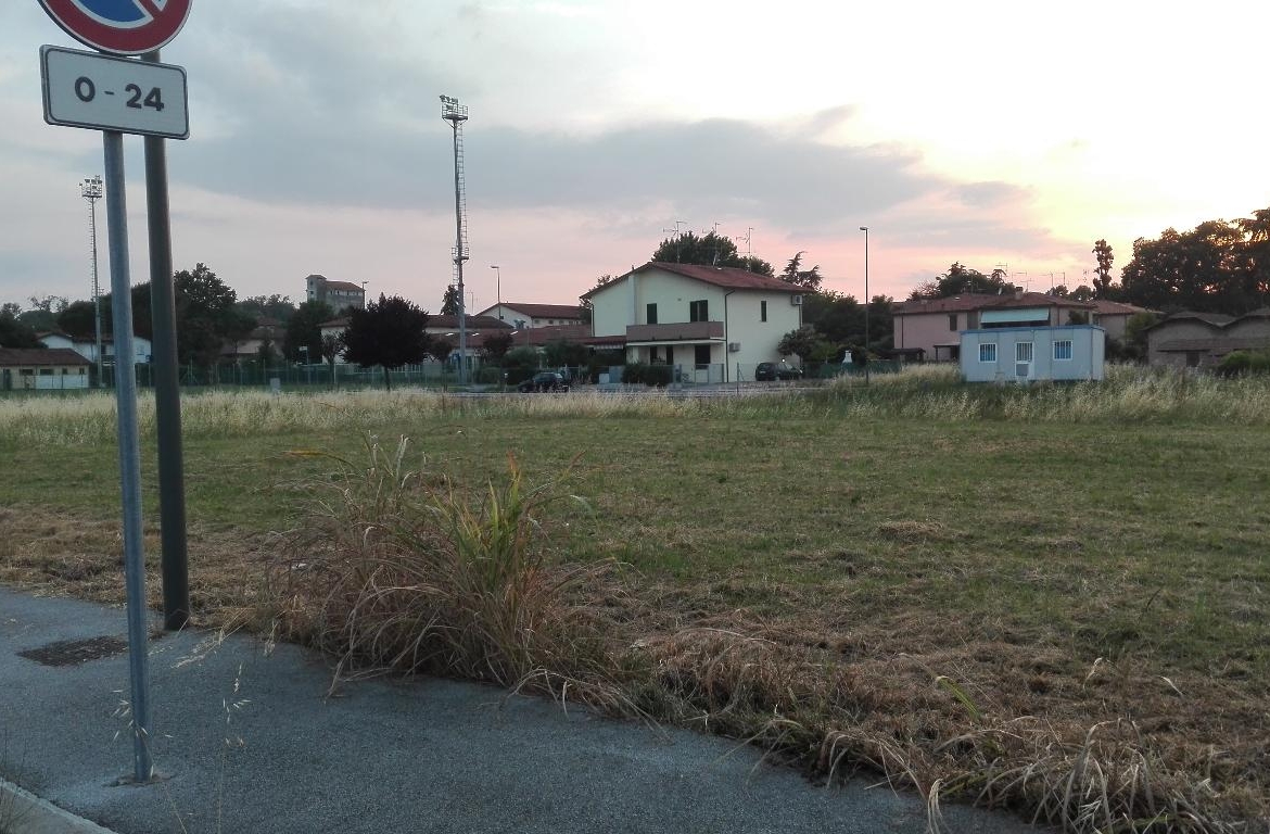 RAVENNA LOC. SAN PIETRO IN CAMPIANO  TERRENO EDIFICABILE