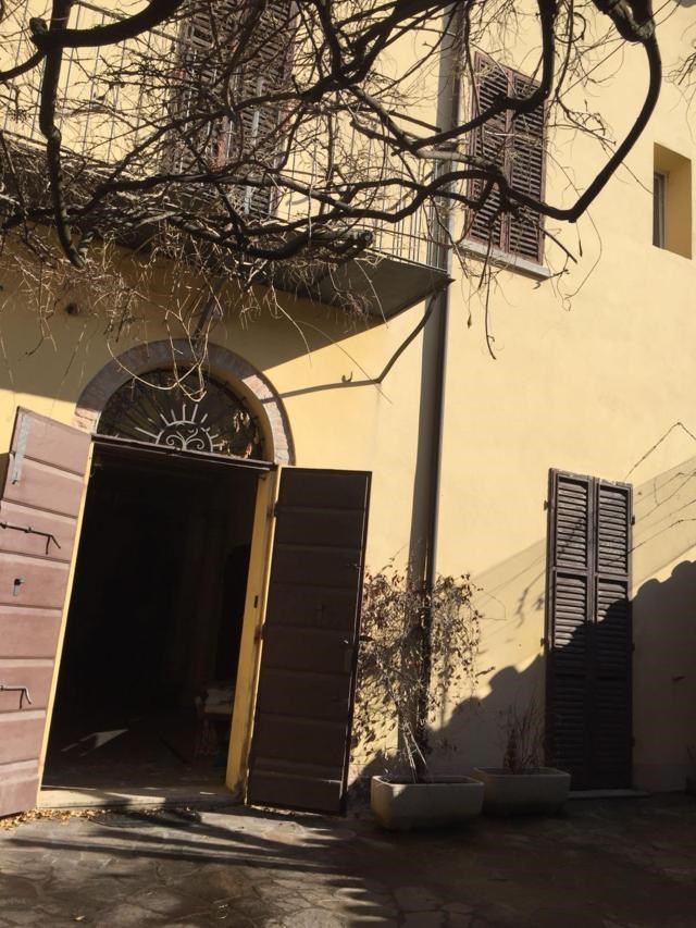 Rif. LG868  BAGNACAVALLO (RA) vendesi stabile di mq 650 da ristrutturare Ideale per impresa di costruzioni