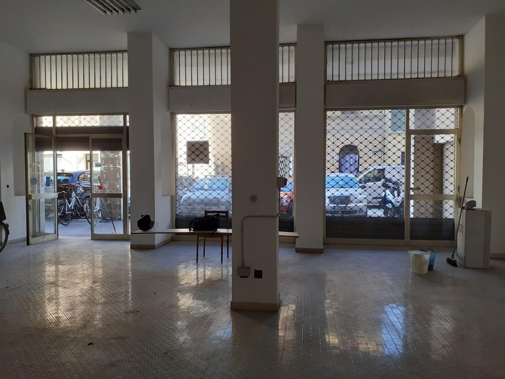 NEGOZIO – Ravenna Via Ravenna – zona centrale, vicino Conad Cesarea