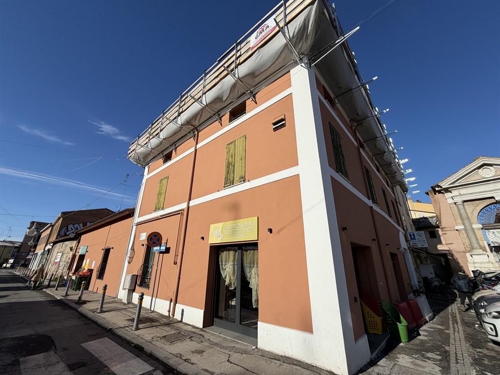 NEGOZIO IN VENDITA’ CON ATTIVITA’ AVVIATA