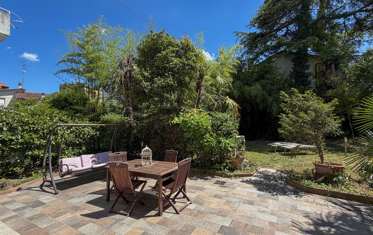 SPLENDIDA VILLA IN BORGO SAN ROCCO, ZONA SIGNORILE E TRANQUILLA