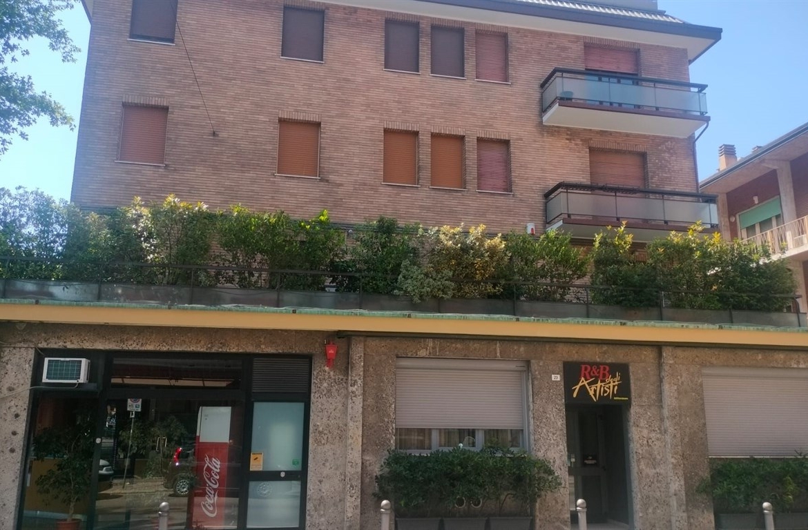 Proponiamo in vendita immobile adibito a Room & Breakfast, affittacamere, locanda, di mq. 203, ad euro 360.000, scopo investimento.