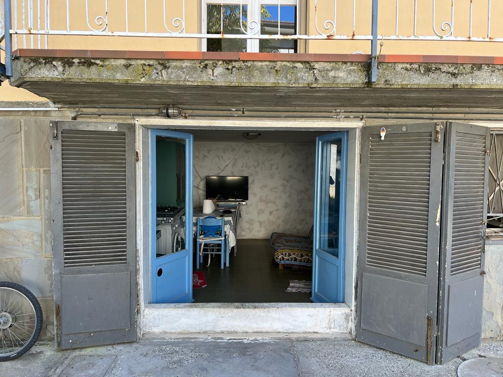 VENDESI APPARTAMENTO PIANO TERRA CON ALTEZZA 2,15m IN OTTIMA POSIZIONE A CASALBORSETTI