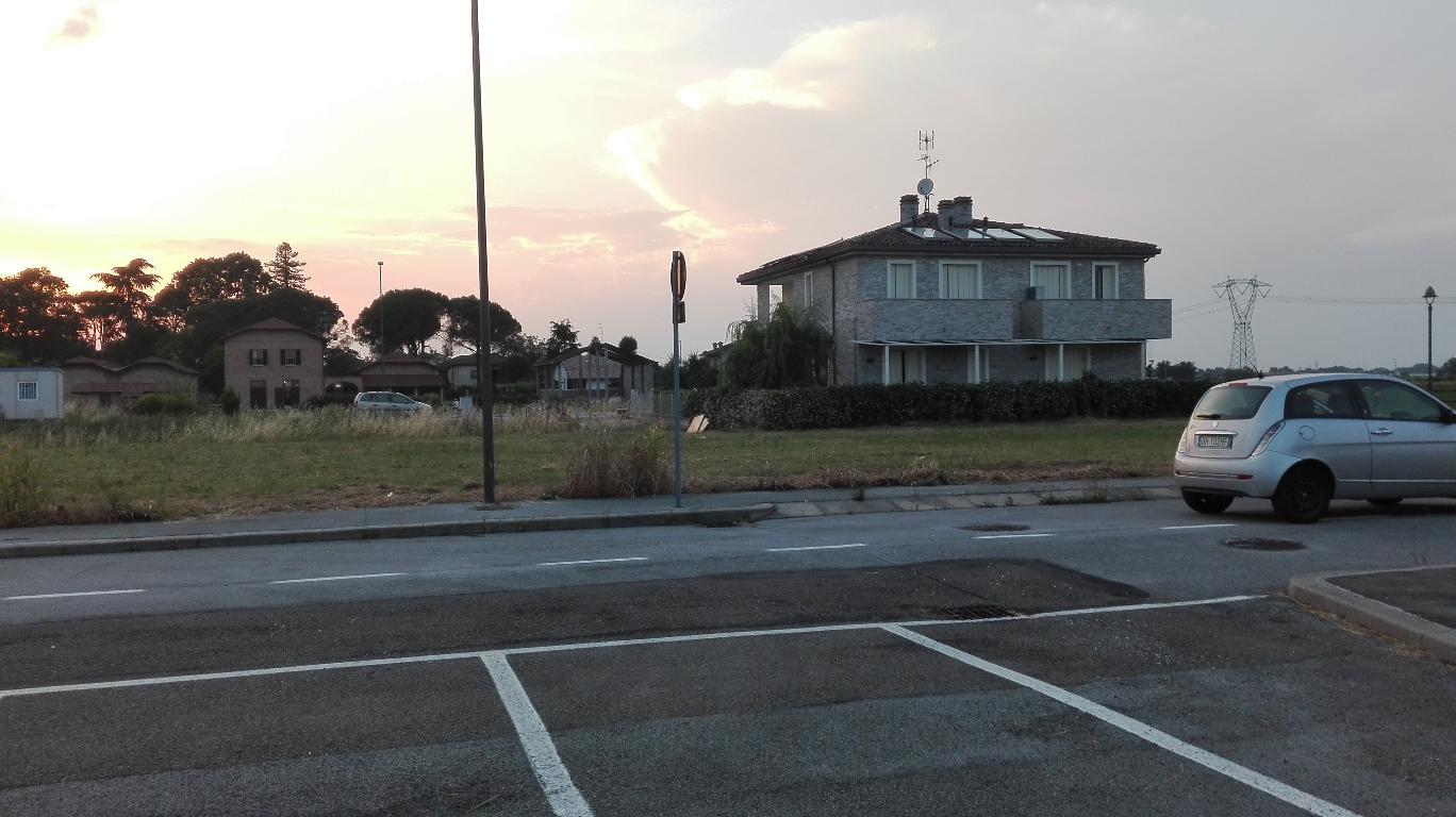 RAVENNA LOC. SAN PIETRO IN CAMPIANO  TERRENO EDIFICABILE