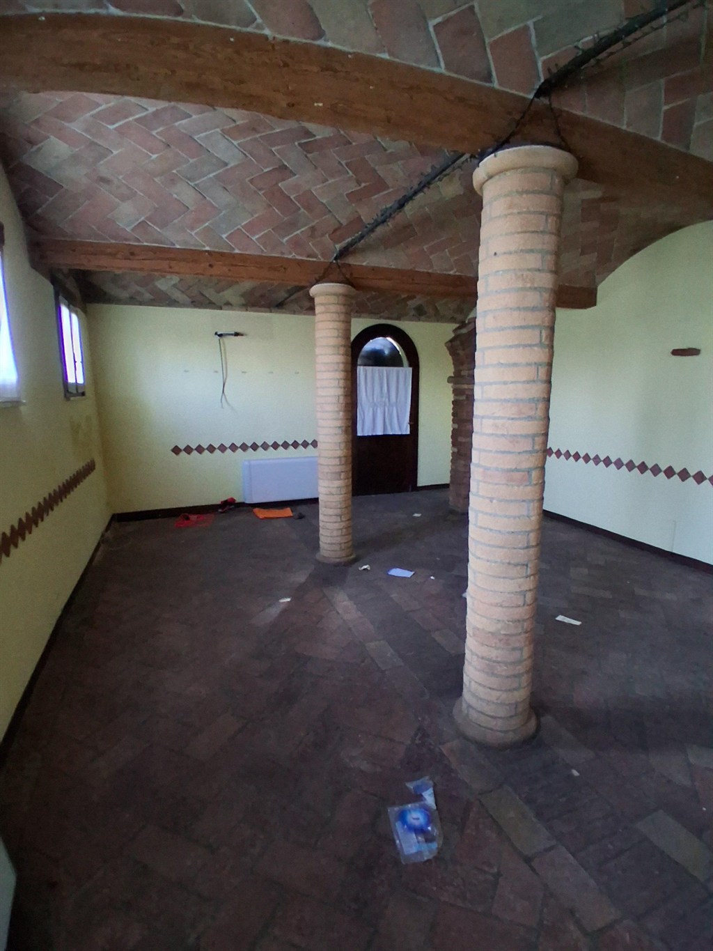 SG480 – FORNACE ZARATTINI (RAVENNA) VENDESI EX RISTORANTE CON PISCINA E AMPIO PARCHEGGIO