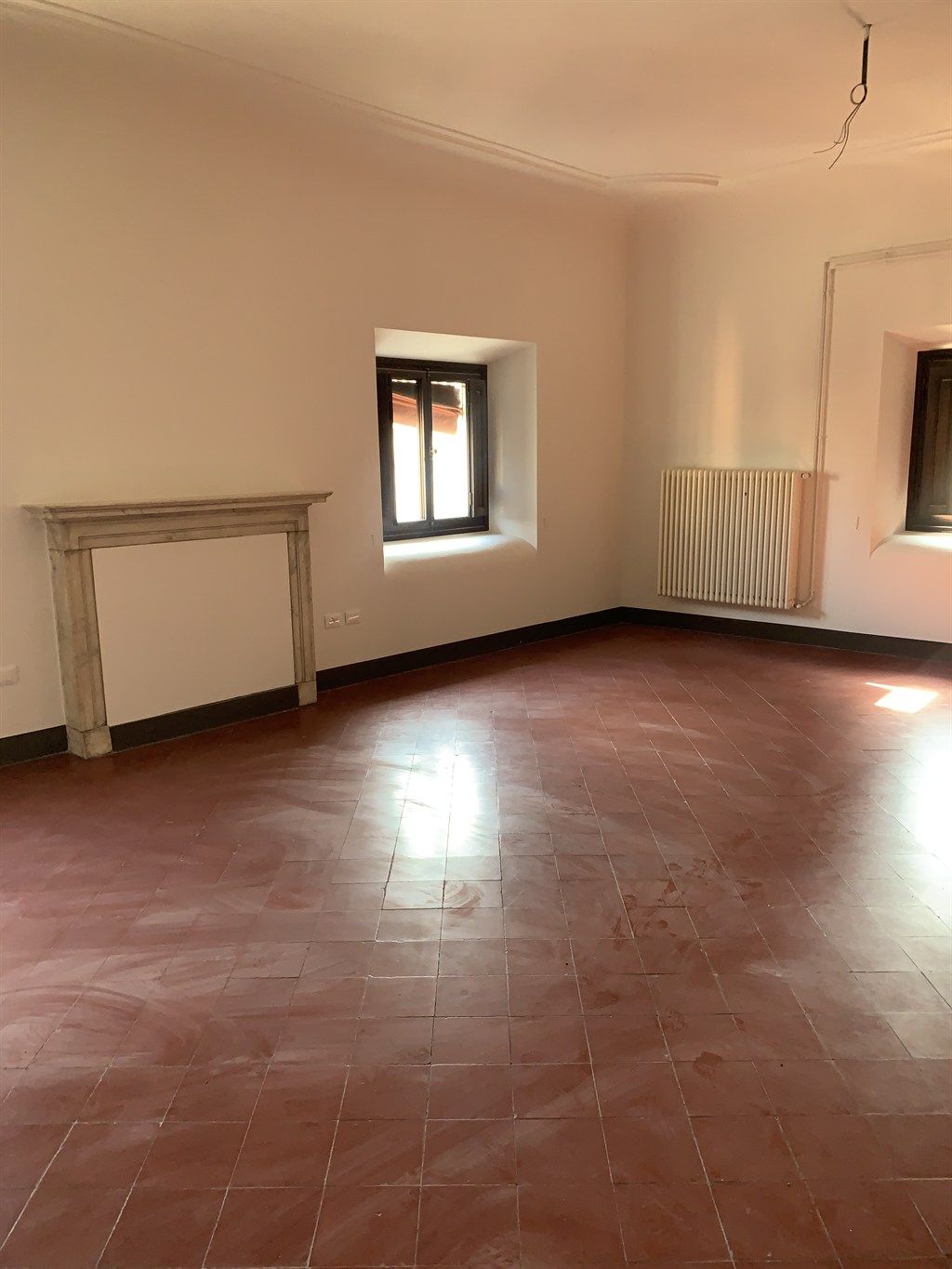 Rif. LG871  – RAVENNA CENTRO STORICO, AFFITTASI AMPIO UFFICIO