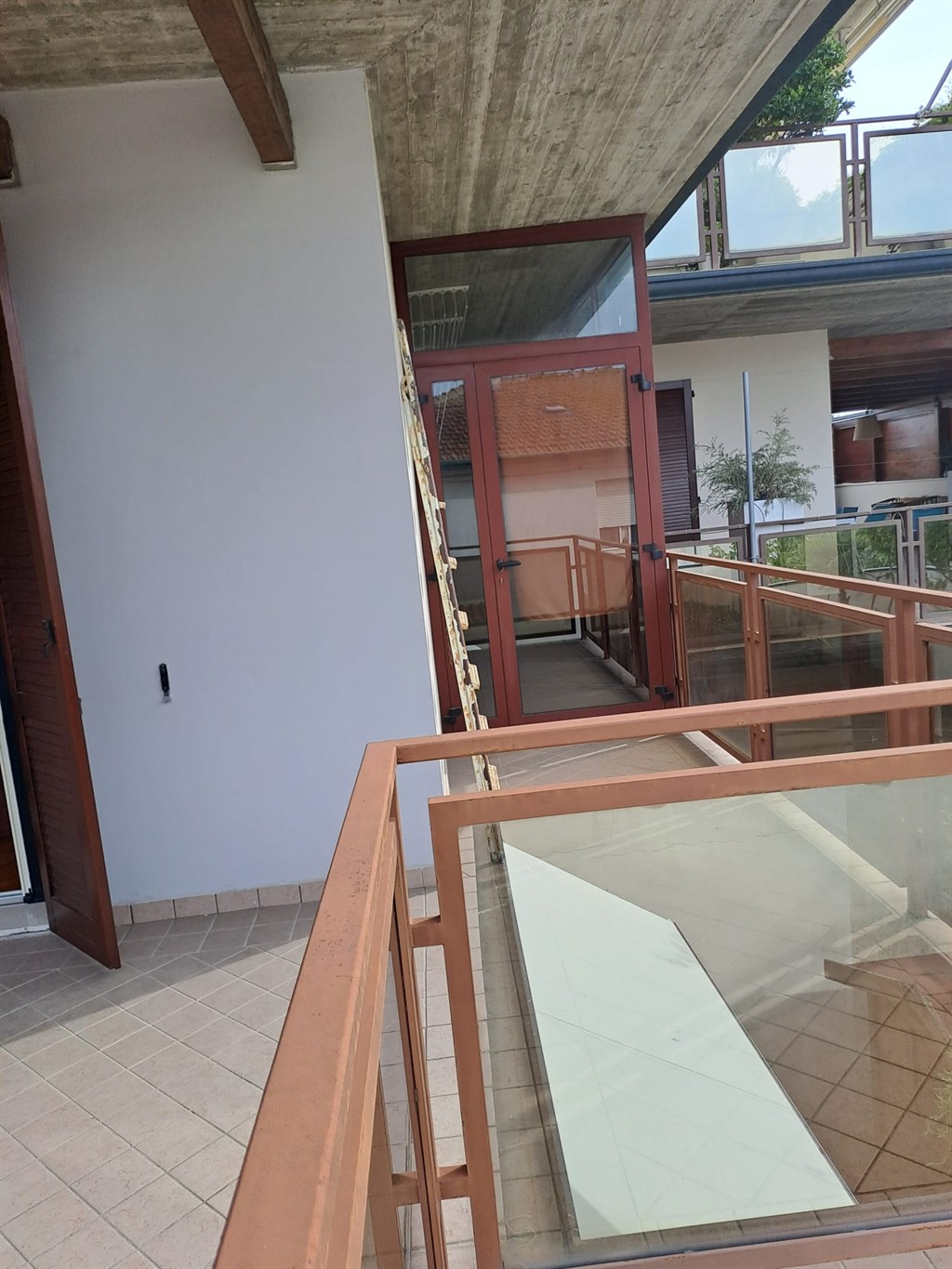 APPARTAMENTO MARINA DI RAVENNA CON AMPIO TERRAZZO E DUE POSTI AUTO